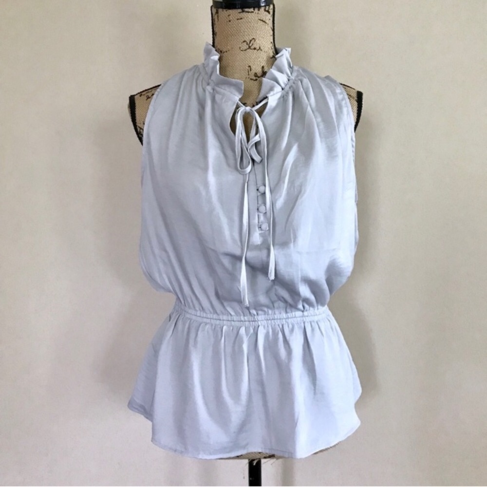 NWT •Romeo & Juliet Couture• ruffle top {E23}